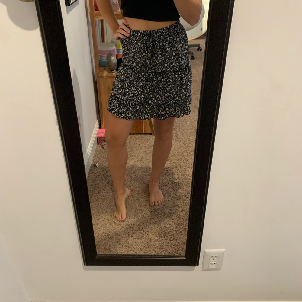 black and white floral print skirt
